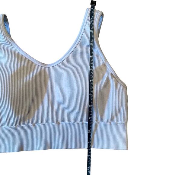 Aerie Ribbed Sports Bra Size XL – Light Gray – Removable Padding 718B - Picture 3 of 5